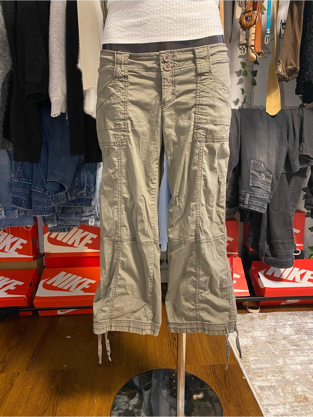 Vintage Garage Lowrise Capris